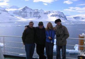 Antony Beevor, John Julius Norwich, Nella Beevor, Jason Cooper. Antartica, December 2006